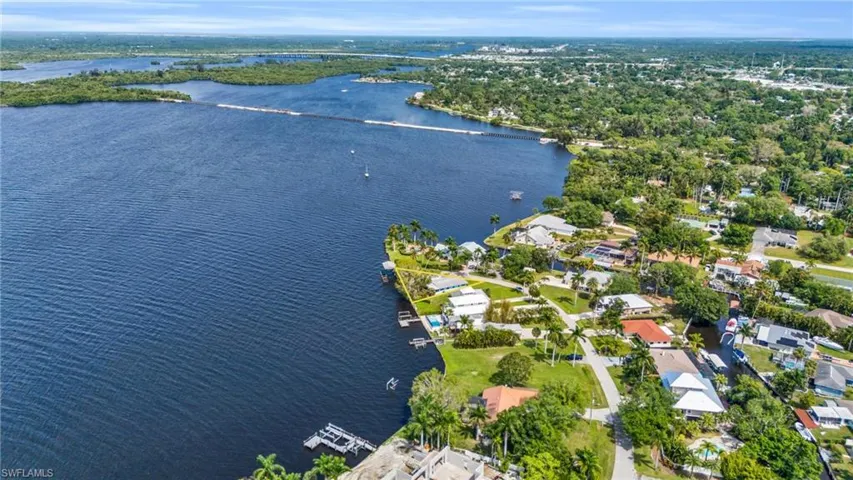 4567 E Riverside DR, FORT MYERS FL 33905