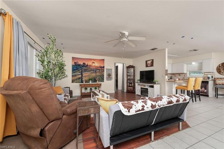 446 SW 19th Ln, Cape Coral, FL 33991