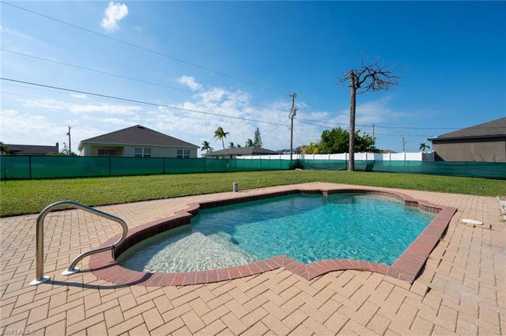 446 SW 19th Ln, Cape Coral, FL 33991