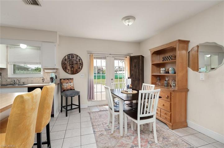 446 SW 19th Ln, Cape Coral, FL 33991