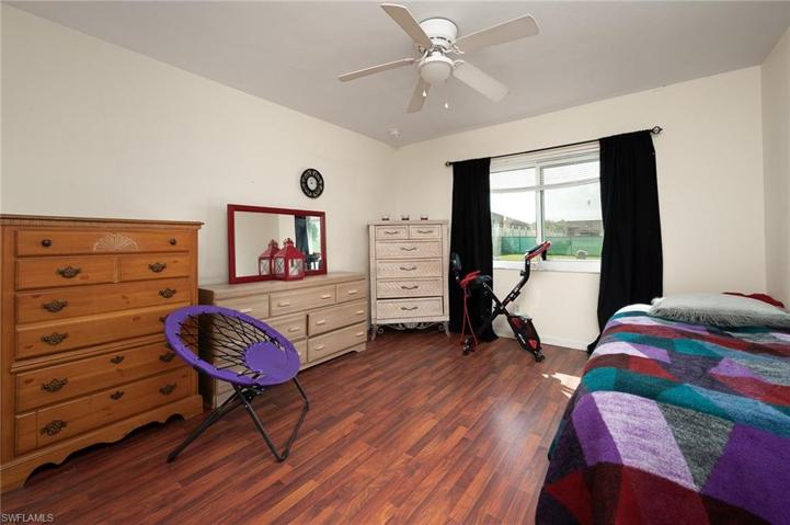 446 SW 19th Ln, Cape Coral, FL 33991