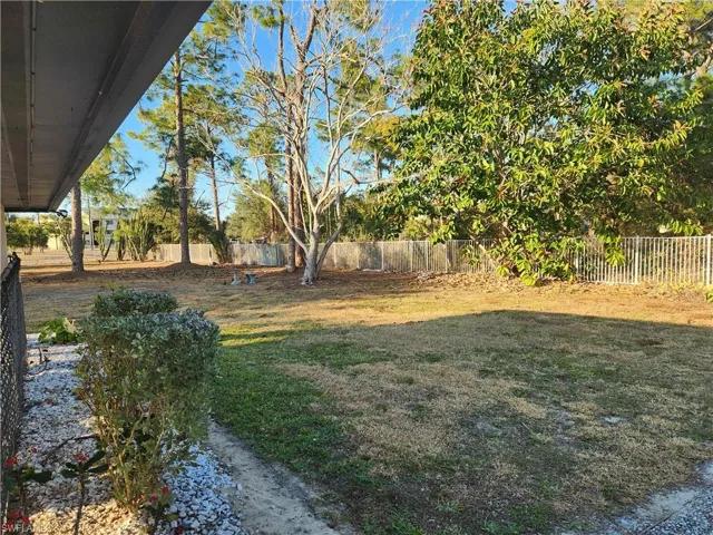 10521 Putnam Ct, Lehigh Acres, Florida 33936