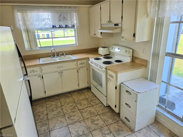 10521 Putnam Ct, Lehigh Acres, Florida 33936