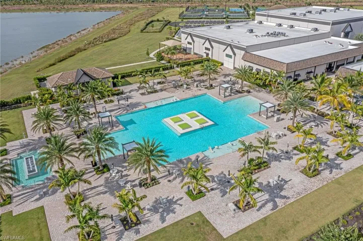 Resort-style Pool and Spa