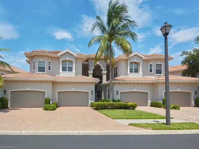 Mediterranean / spanish house with a garage