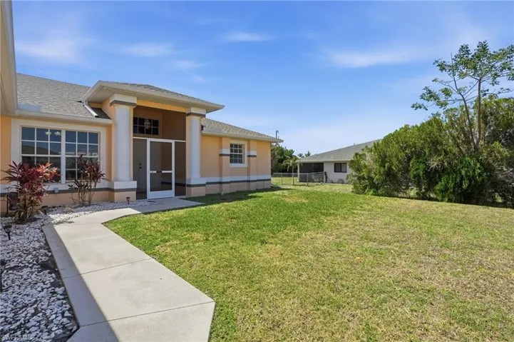 928 Nw 5th Pl, Cape Coral, Florida 33993