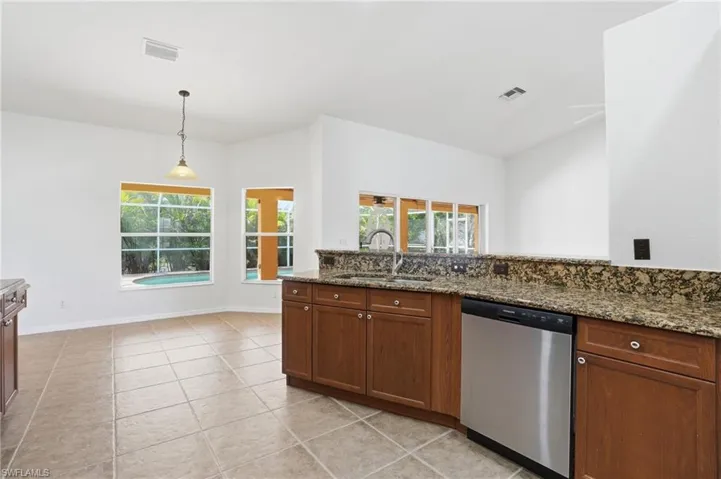 928 Nw 5th Pl, Cape Coral, Florida 33993