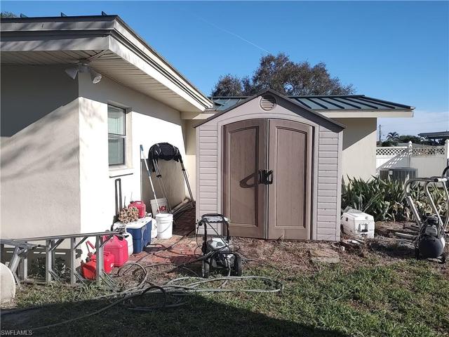 4330 Tufts AVE, FORT MYERS FL 33901