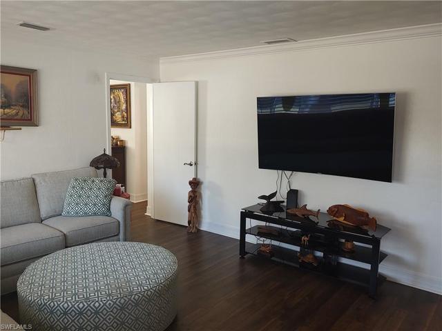 4330 Tufts AVE, FORT MYERS FL 33901