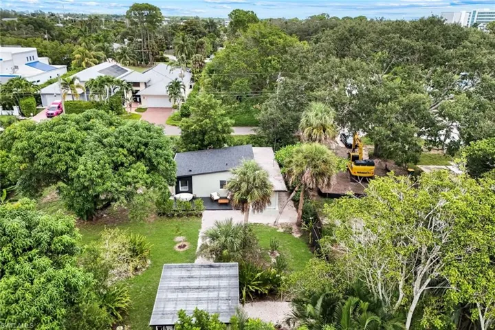 3032  Coco  AVE, Naples, FL 34112
