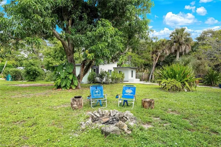 3032  Coco  AVE, Naples, FL 34112
