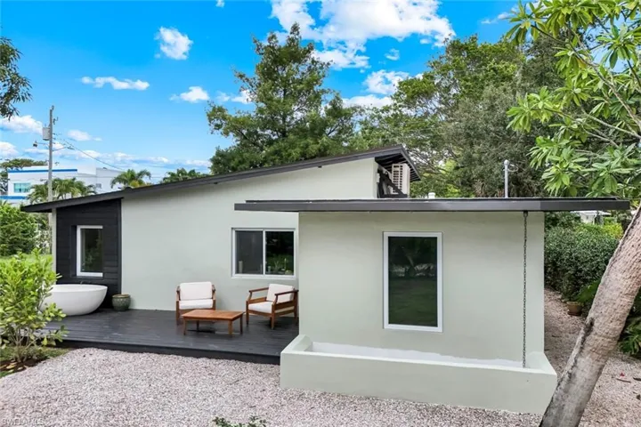 3032  Coco  AVE, Naples, FL 34112