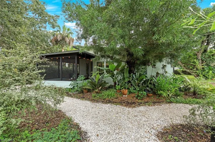 3032  Coco  AVE, Naples, FL 34112