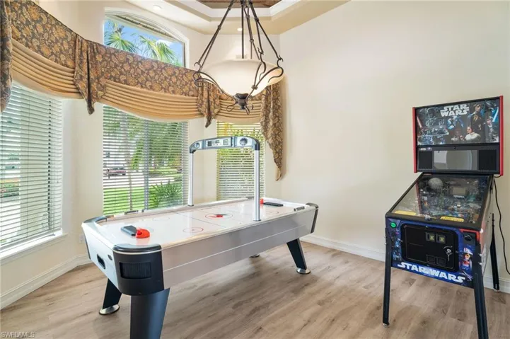 1523 Hermitage Ln, Cape Coral, Florida 33914