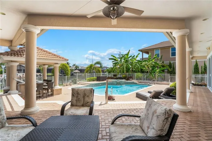 1523 Hermitage Ln, Cape Coral, Florida 33914