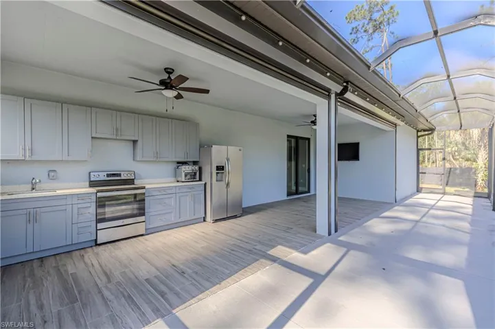 141 20th Ave Nw, Naples, Florida 34120