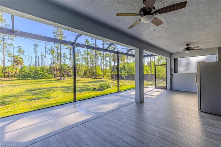 141 20th Ave Nw, Naples, Florida 34120
