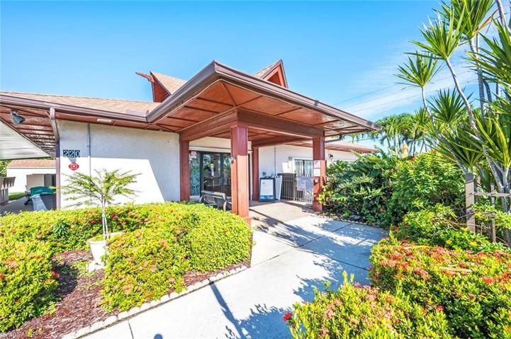 140 Arctic WAY E # 140, NAPLES FL 34104