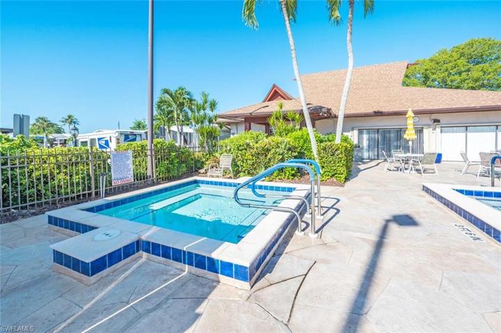 140 Arctic WAY E # 140, NAPLES FL 34104