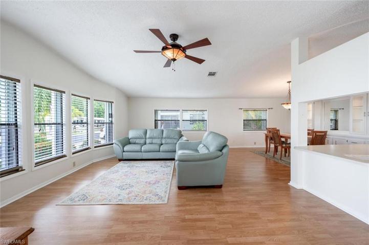 140 Arctic WAY E # 140, NAPLES FL 34104