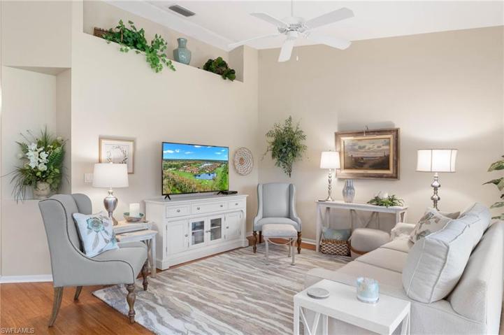 2925 Cypress Trace CIR # 202, NAPLES FL 34119