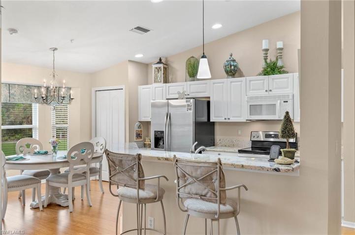2925 Cypress Trace CIR # 202, NAPLES FL 34119