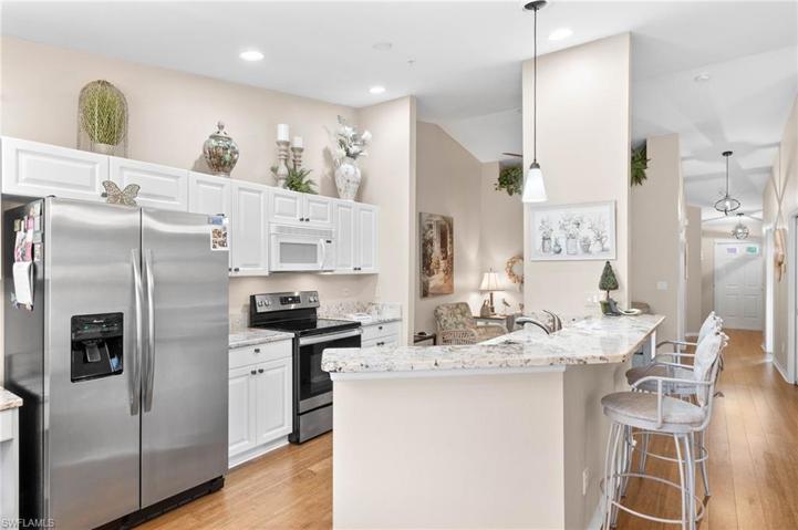 2925 Cypress Trace CIR # 202, NAPLES FL 34119
