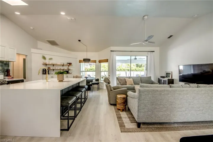 2839 Cape Coral Pkwy W, Cape Coral Fl 33914