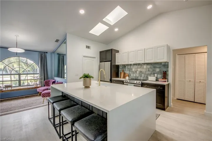 2839 Cape Coral Pkwy W, Cape Coral Fl 33914