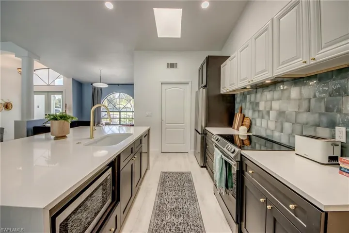 2839 Cape Coral Pkwy W, Cape Coral Fl 33914