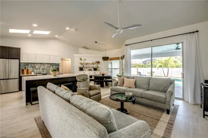 2839 Cape Coral Pkwy W, Cape Coral Fl 33914