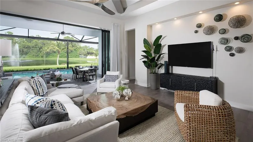 2938 Coco Lakes Dr, Naples, Florida 34105