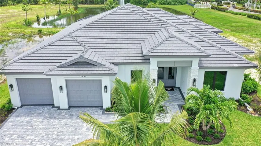 2938 Coco Lakes Dr, Naples, Florida 34105