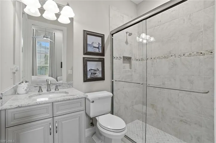 Guest ensuite bathroom