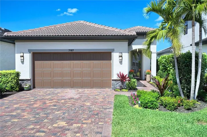 7187  Wilton  DR, Naples, FL 34109