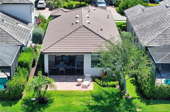 7187  Wilton  DR, Naples, FL 34109