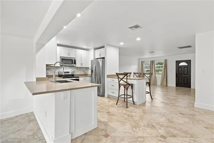 27268 Jolly Roger Ln, Bonita Springs, Florida 34135