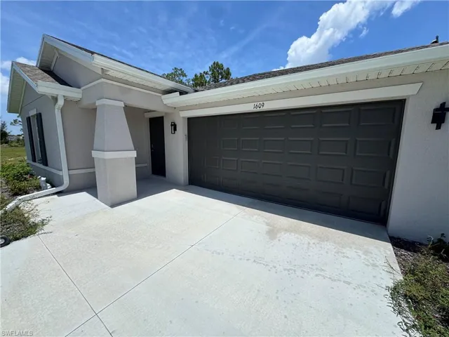 1609 Ne 33rd Ter, Cape Coral, Florida 33909