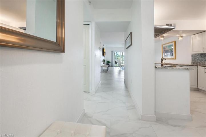 416 Valerie WAY # 101, NAPLES FL 34104