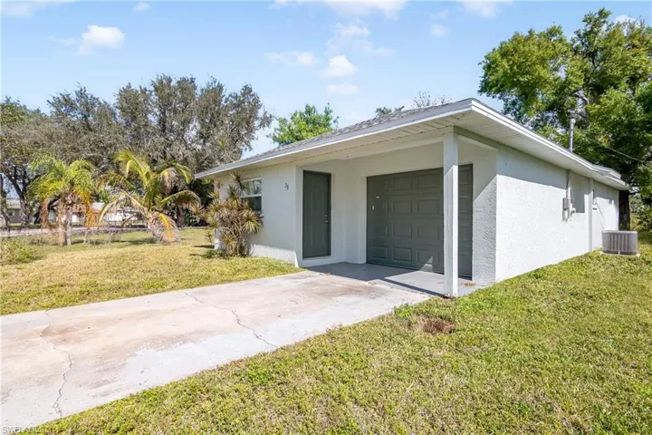 2826 West Rd, Fort Myers, Florida 33905