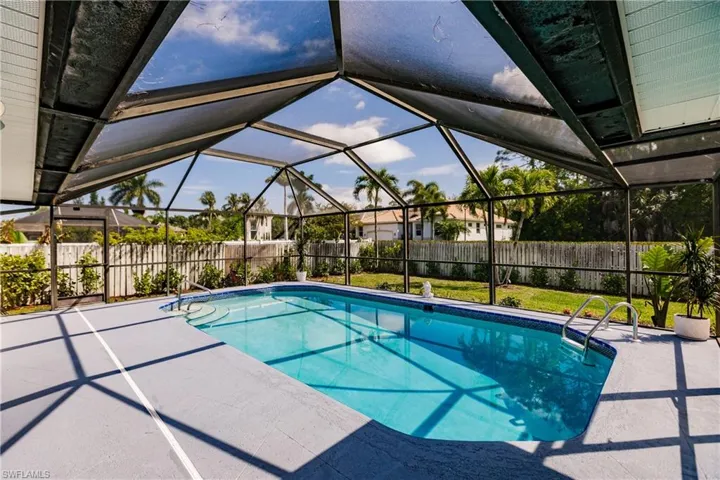 27136  Edenbridge  CT, Bonita Springs, FL 34135