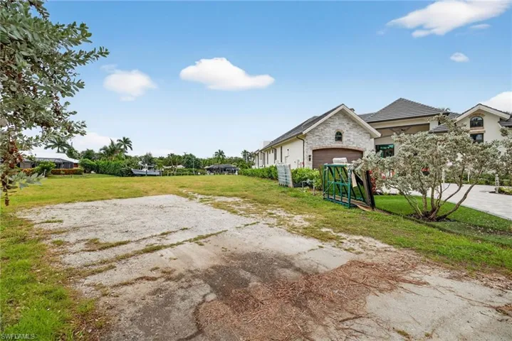 1693 Bonita Ct, Naples, Florida 34102
