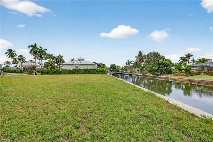 1693 Bonita Ct, Naples, Florida 34102