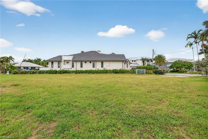1693 Bonita Ct, Naples, Florida 34102