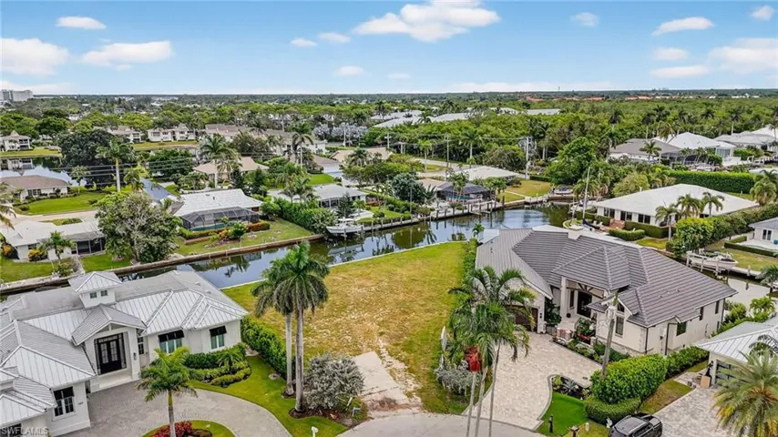 1693 Bonita Ct, Naples, Florida 34102