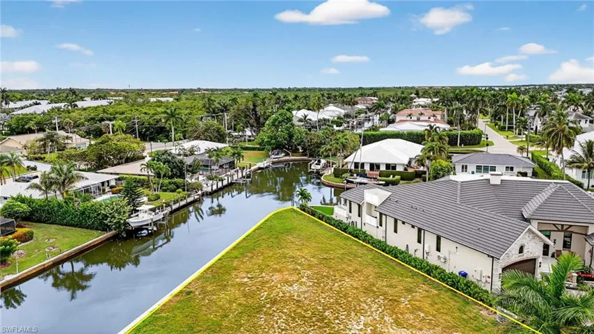 1693 Bonita Ct, Naples, Florida 34102