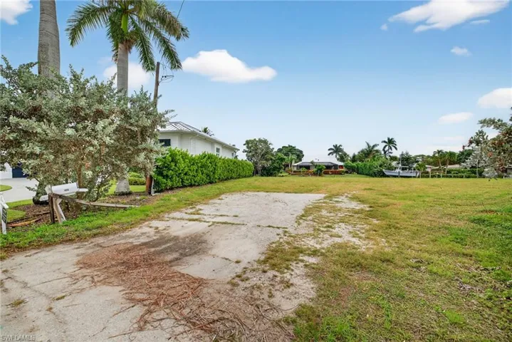 1693 Bonita Ct, Naples, Florida 34102