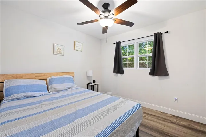 3553  Thomasson  DR, Naples, FL 34112