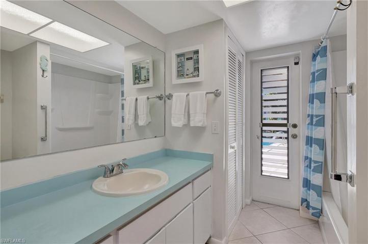 Secondary Bathroom with Shower/Tub! Combo & Convenient Access To Pool!