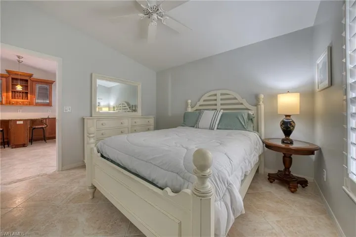 677  Captn Kate  CT, Naples, FL 34110